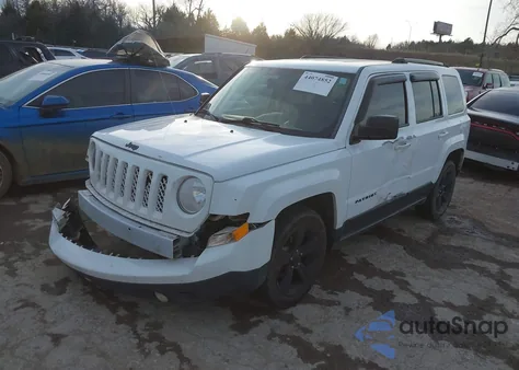 2015 Jeep Patriot Altitude Edition z USA, uszkodzony, nr VIN 1C4NJPBA3FD326104